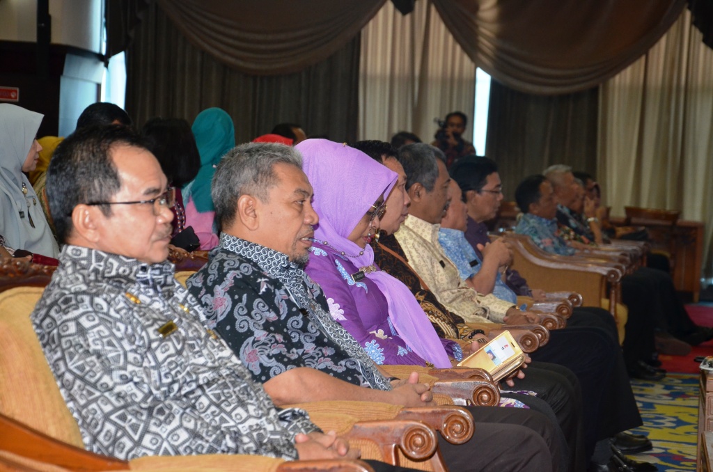 Gubernur Ingatkan, Jangan Ada Mutasi Jabatan